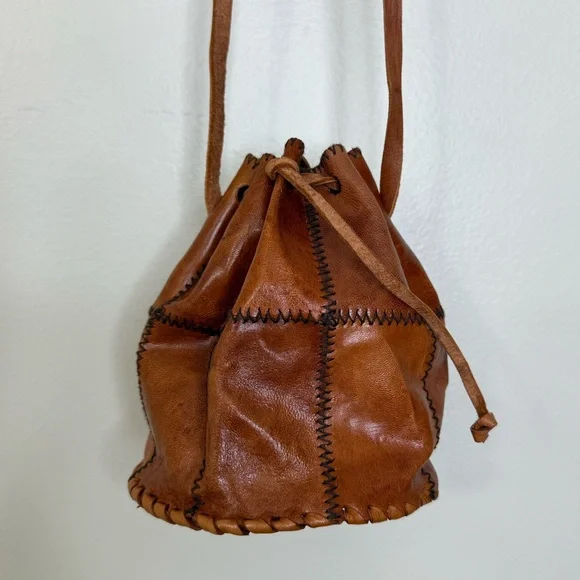 VINTAGE BROWN PATCHWORK LEATHER DRAWSTRING CROSSBODY BAG - Picture 1 of 11